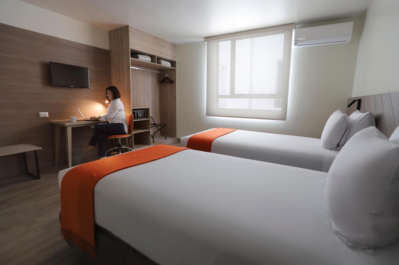 Casa Andina Standard Trujillo Plaza Otel Dış mekan fotoğraf