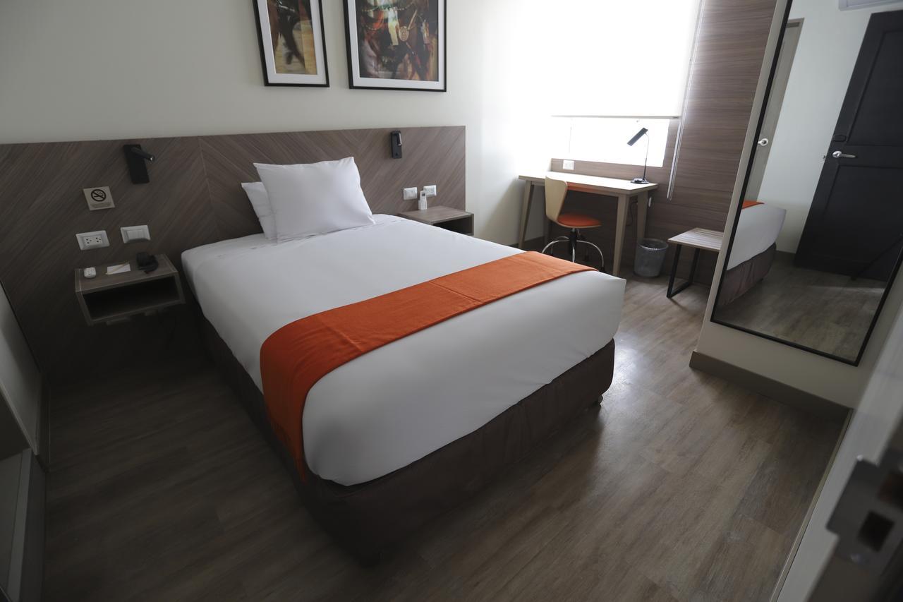 Casa Andina Standard Trujillo Plaza Otel Dış mekan fotoğraf